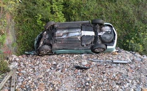 accident tourrette levens|Deux jeunes femmes survivent à une chute de leur voiture dans。